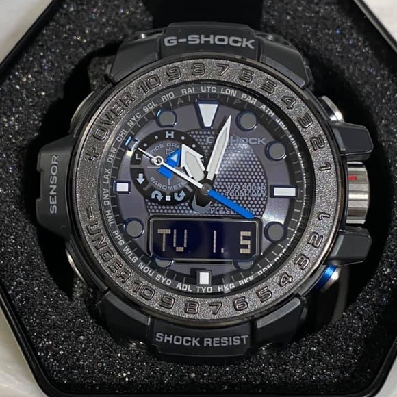 SOLD / Casio Men’s G-Shock Triple Sensor Solar Watch / Brand New original - Picture 1 of 10